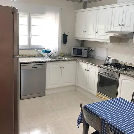 Golf, & Pool House Amoreira (Leiria)